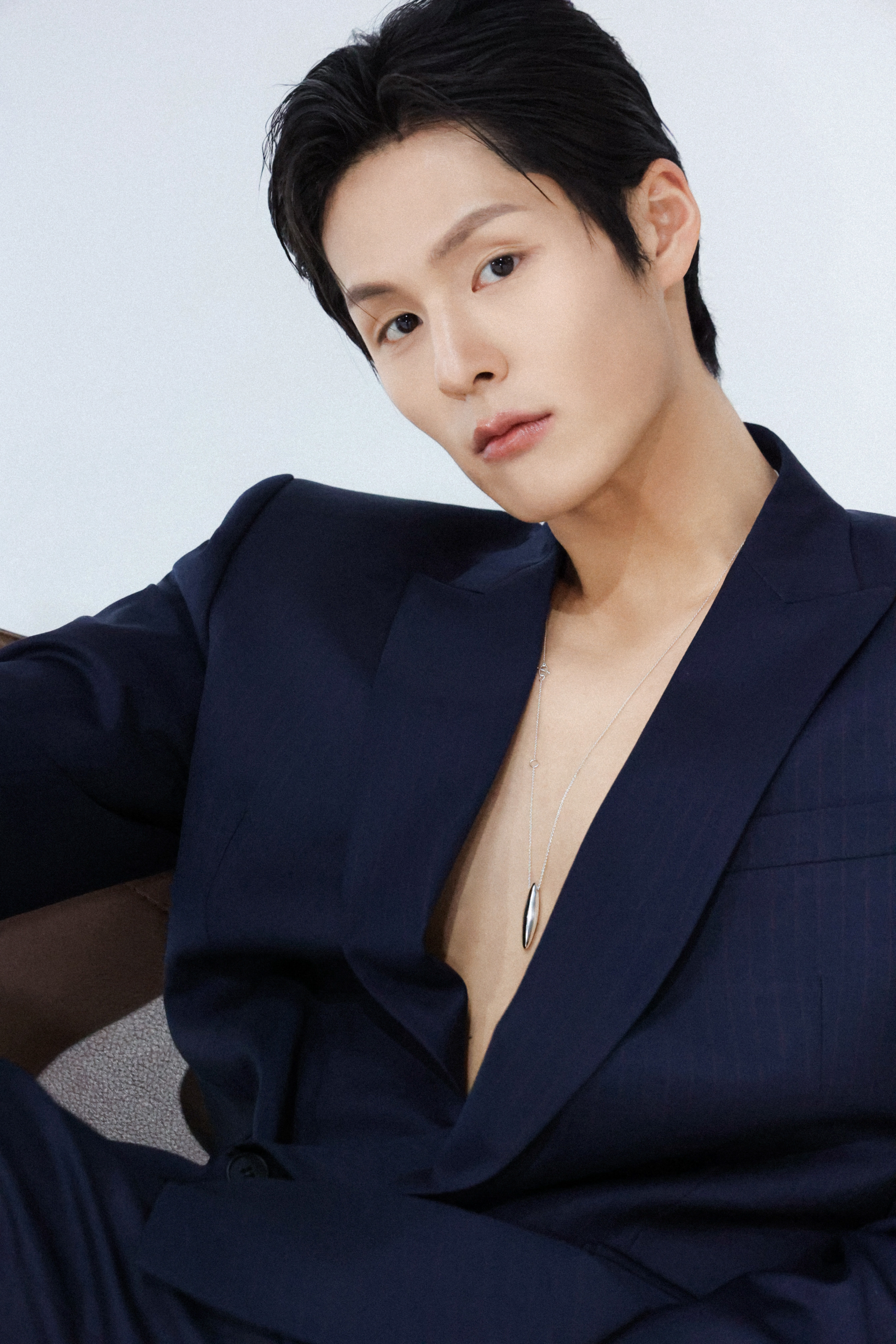 남성 모델 클로즈업 에디토리얼