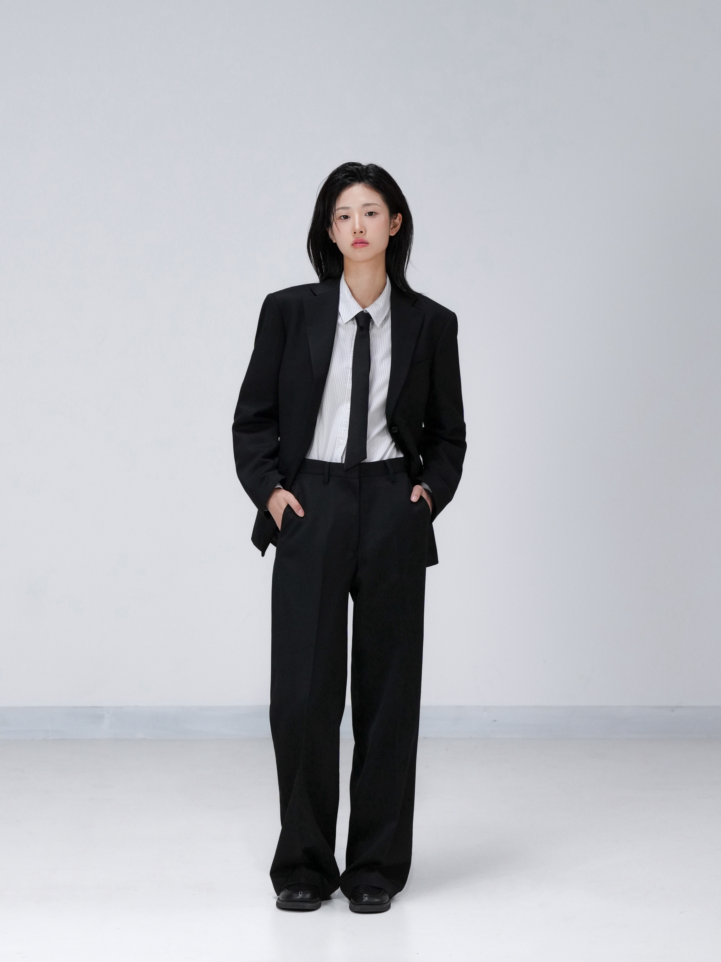 여성 수트 룩북 6