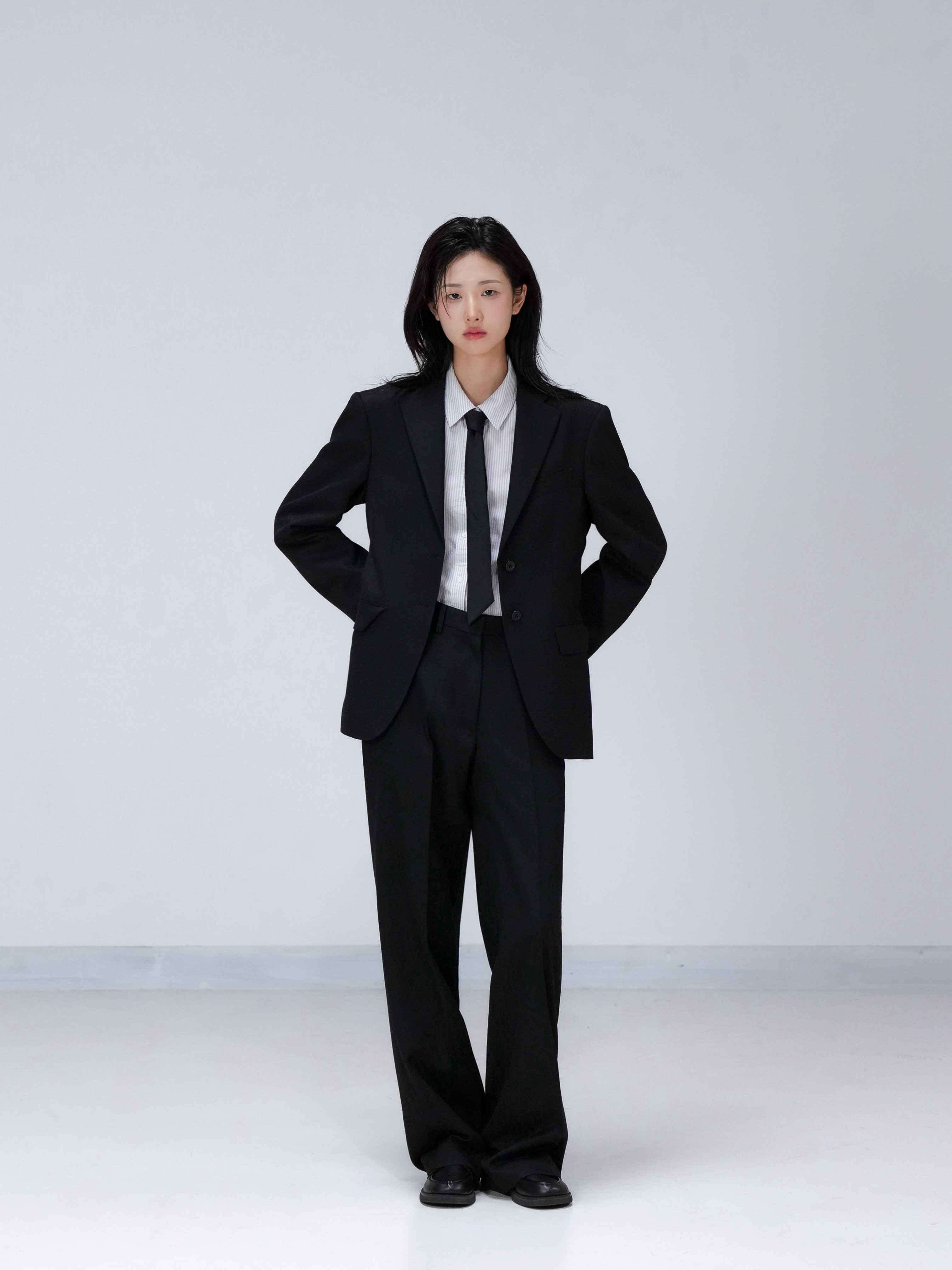 여성 수트 룩북 8